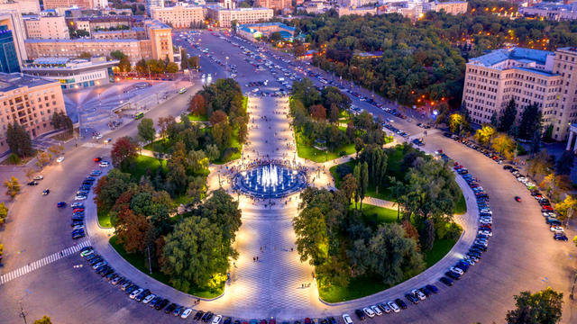 Площадь свободы в Харькове. Фото: https://planetofhotels.com/